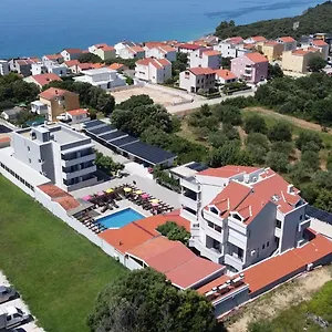 Plat 4*, Kožino Kroatië